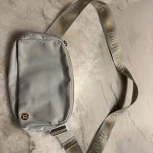 NWOT Lulu everywhere belt bag